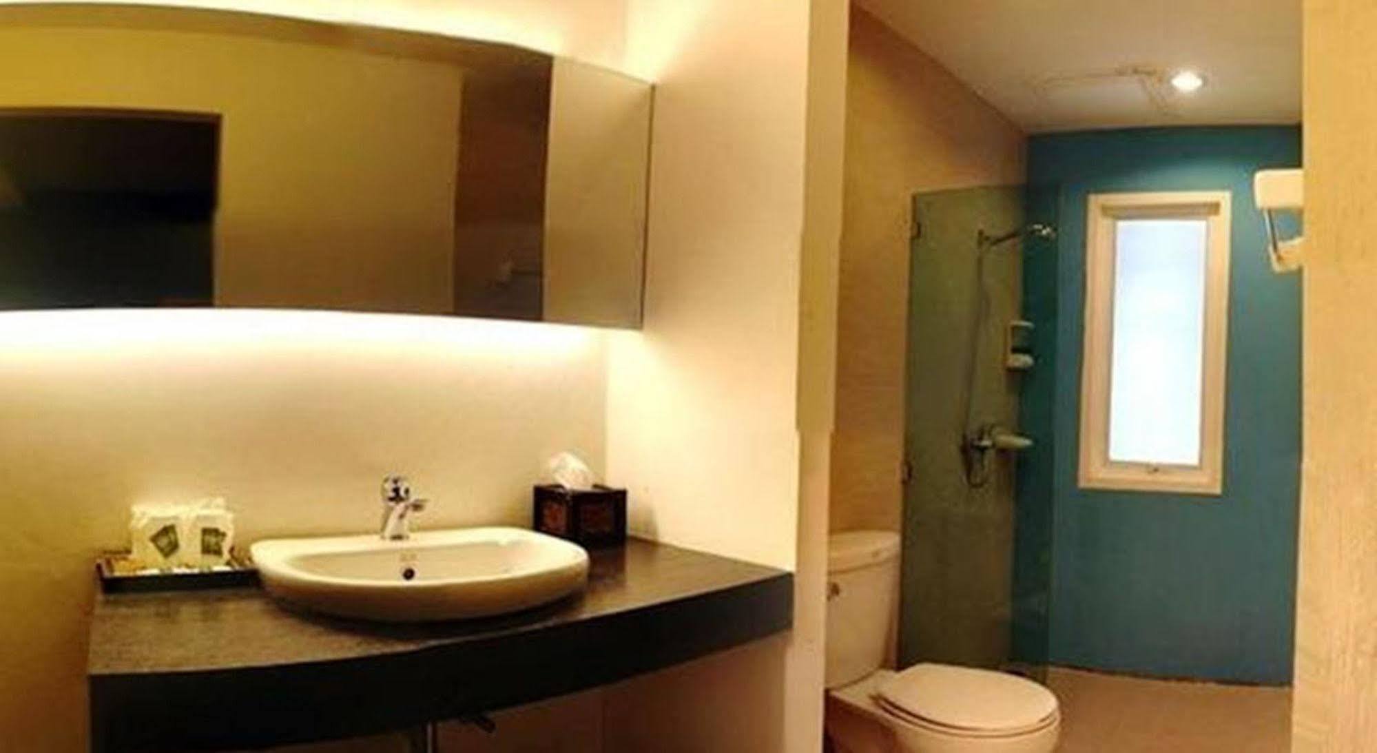 Nantra de Comfort Bangkok Exterior foto