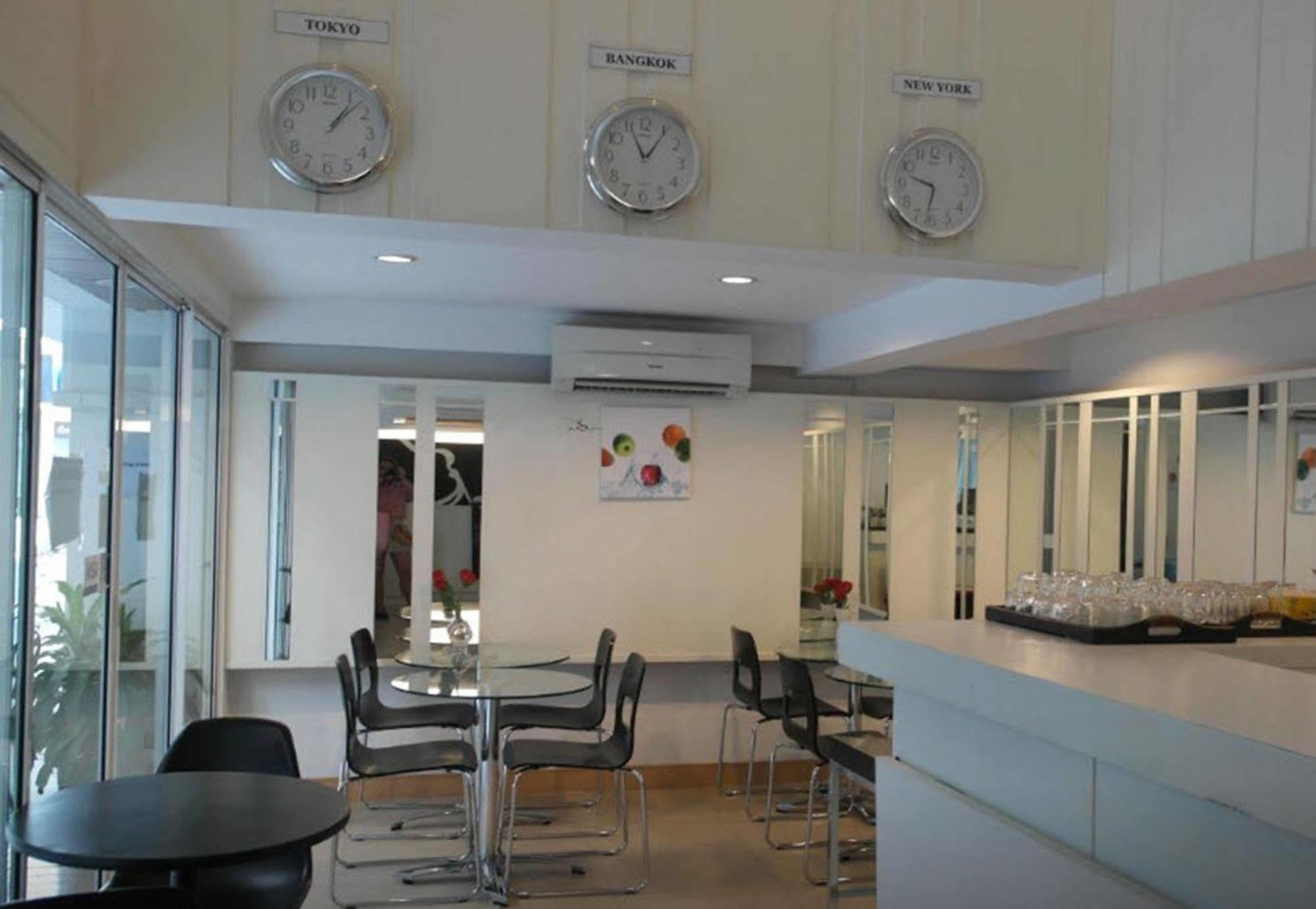 Nantra de Comfort Bangkok Exterior foto