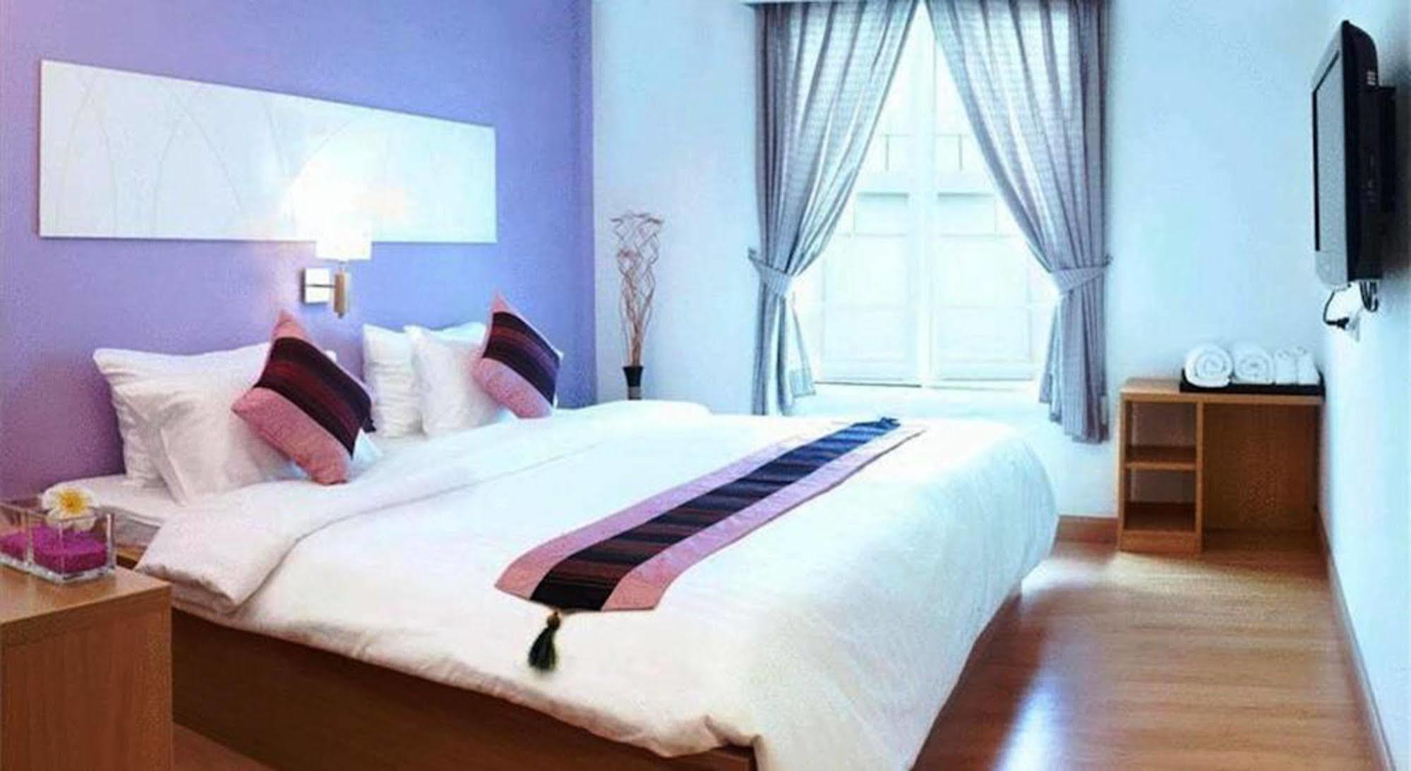 Nantra de Comfort Bangkok Exterior foto